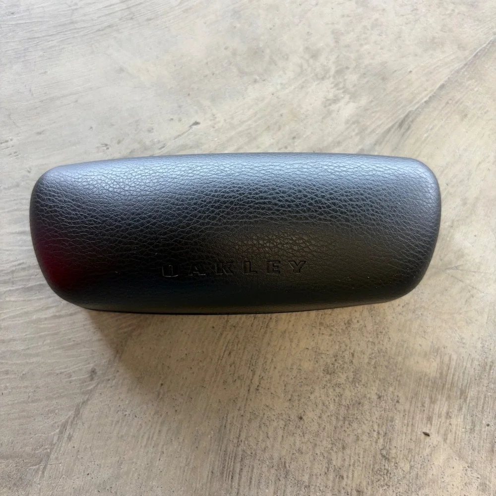 Oakley Black Hard Shell Sunglasses Case Textured Faux Leather Clamshell Logo